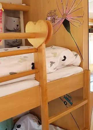 Insolite: La P'tite Maison A Roulettes *