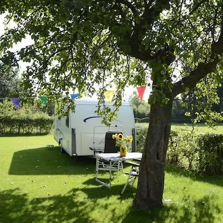 Campsite Insolite: La P'tite Maison A Roulettes