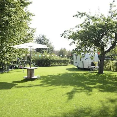 Insolite: La P'tite Maison A Roulettes Campsite *